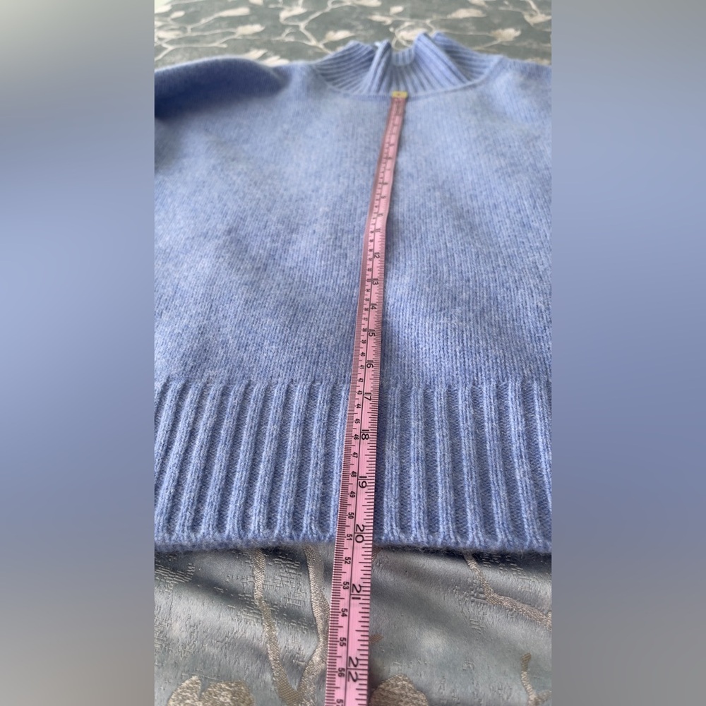 100% Cashmere Sweaters
Woman Cozy - Picture 4 of 10